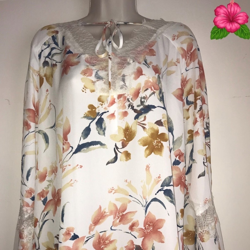 New blouse!! . Size XL. Brand NY Collection.